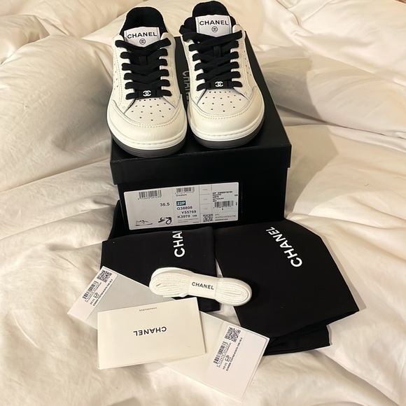 ‼️SOLD‼️ Chanel Logo Sneakers 36.5 - Picture 8 of 13